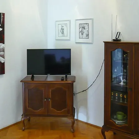 Im Haus Maginja Cdn021022 Eyb Petrčane